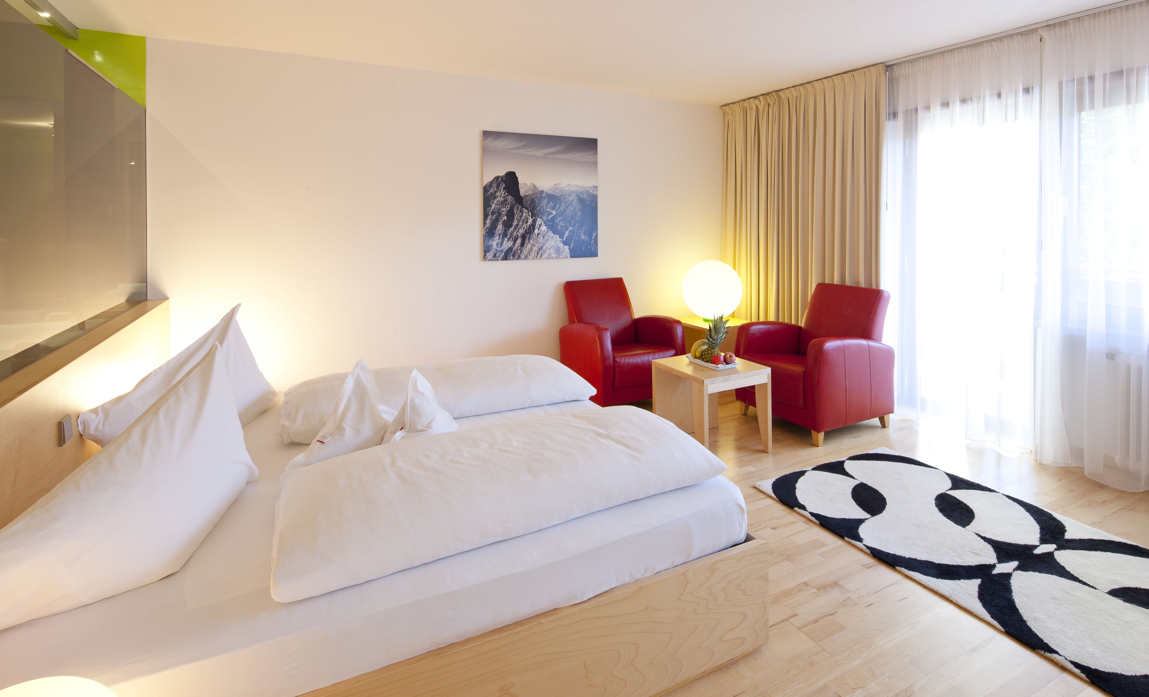 frette italian sheets, pillow-top beds, minibar, in-room safe