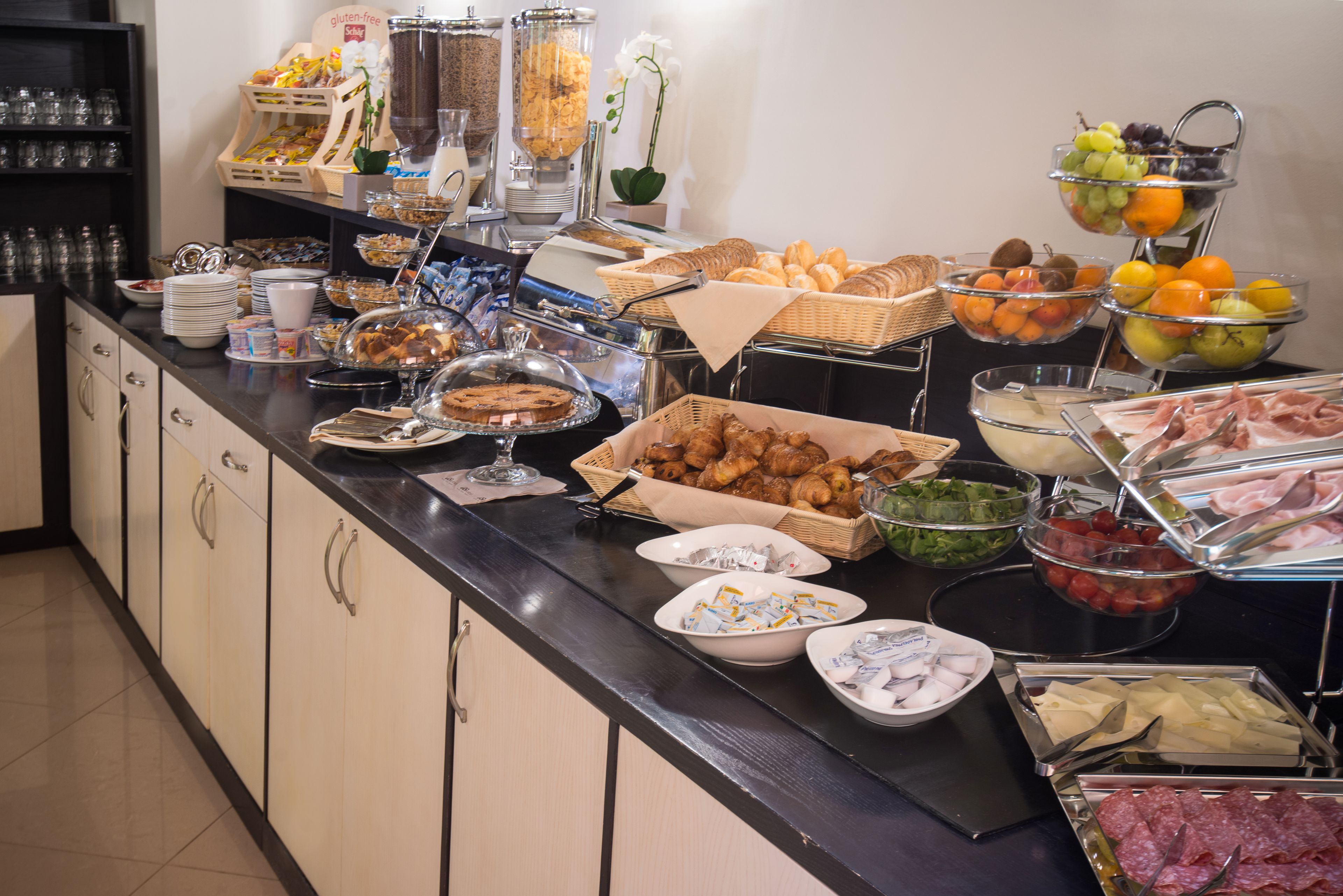daily buffet breakfast (eur 10 per person)