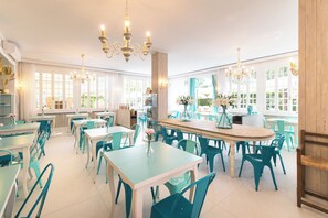 Free daily buffet breakfast - La Pineta Al Mare (Forte dei Marmi)