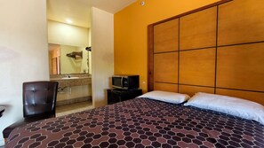 Room, 1 Queen Bed, Non Smoking | Free WiFi, bed sheets, alarm clocks - Executive Inn & Suites San Marcos, TX (San Marcos)