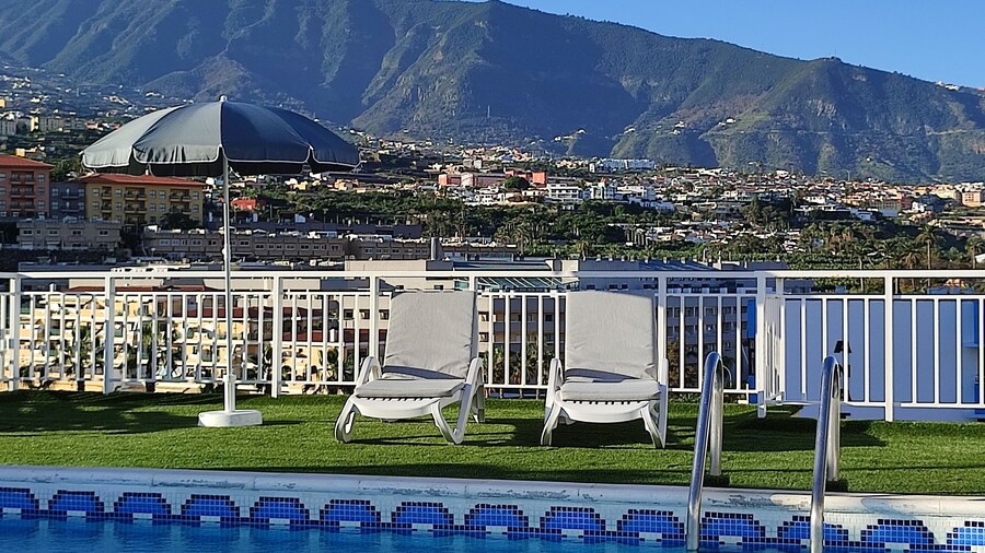 Skyview Hotel by LIVVO