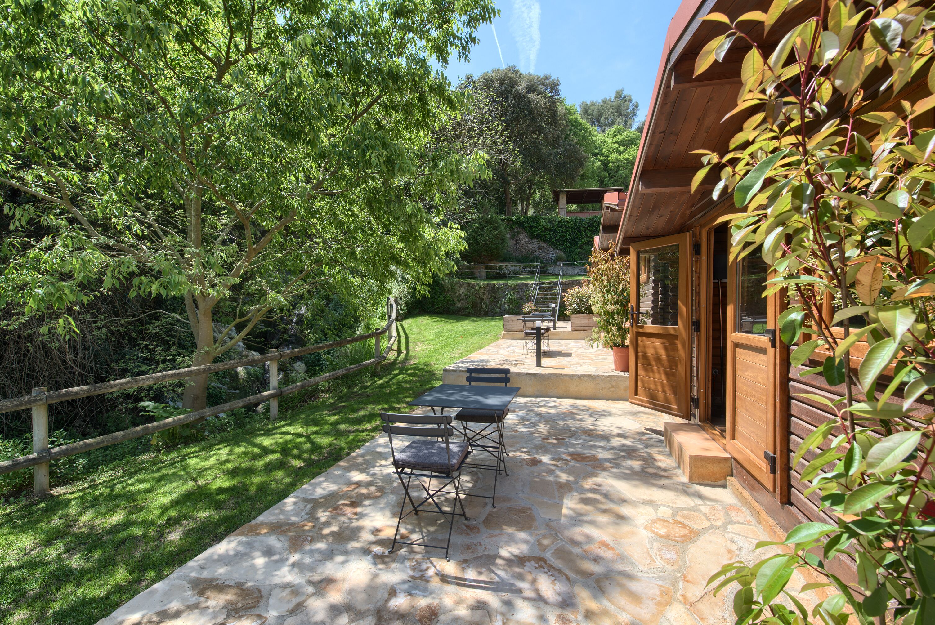 bungalow (with garden) | terrace/patio