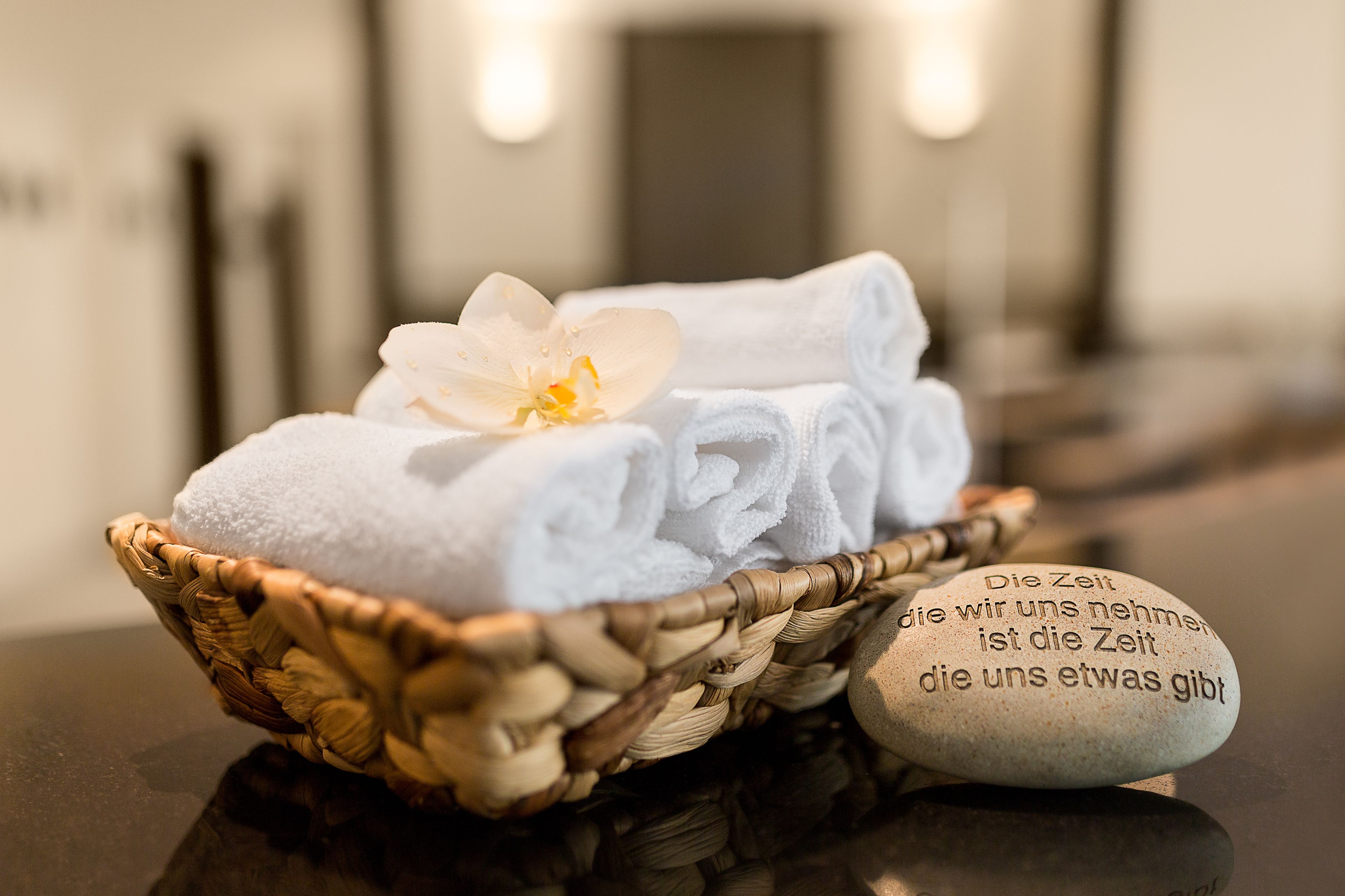 couples treatment room(s), sauna, hot tub, steam room, body treatments