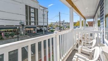 NEW Building - Standard Room, 2 Double Beds, City View | Terrace/patio