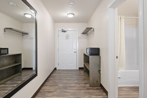 NEW Building - Deluxe  Room, 2 Double Beds, Bay View | Bed sheets