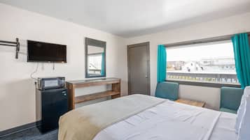 Standard Room, 1 Queen Bed | Bed sheets