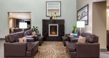 Super 8 by Wyndham Peterborough