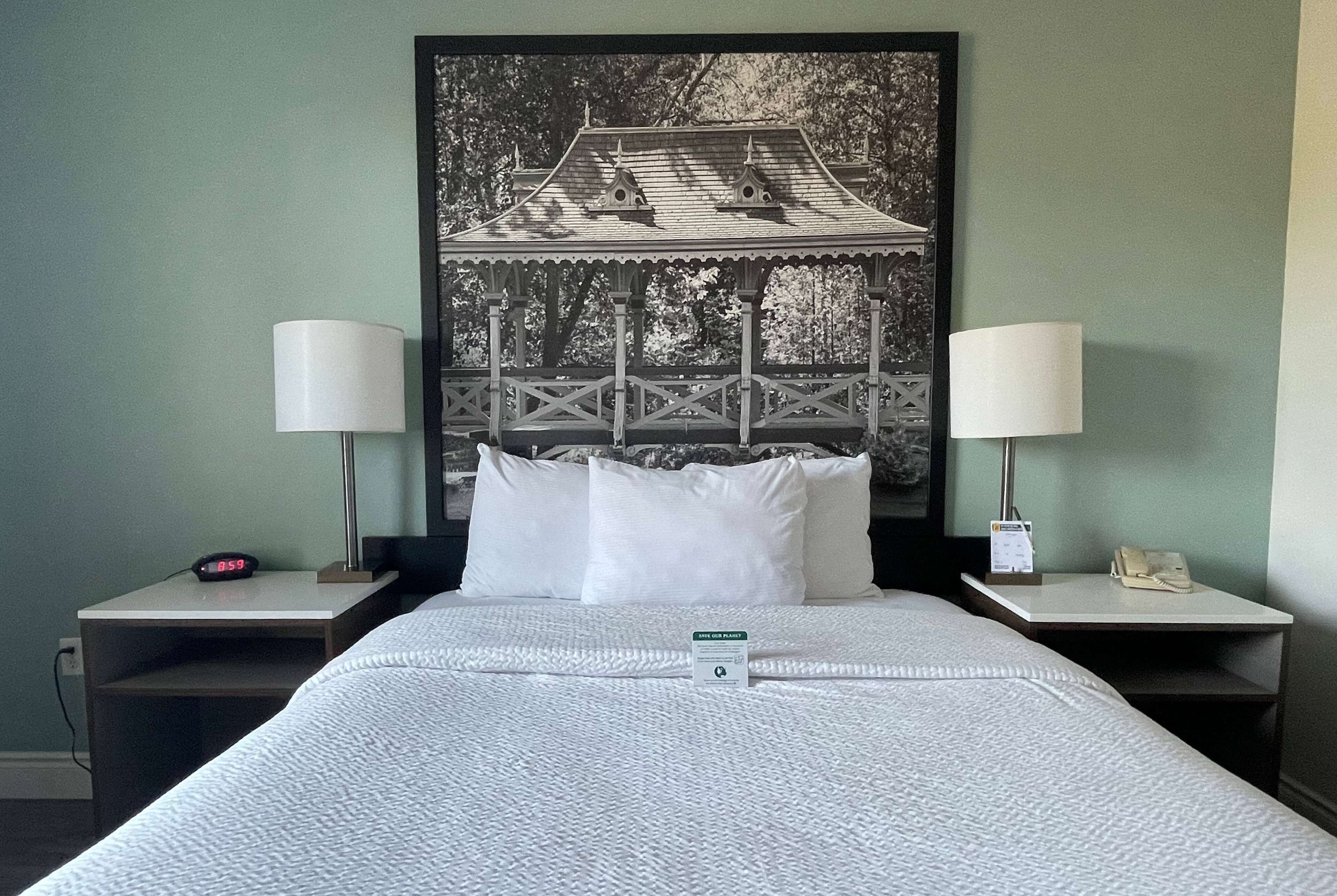 suite, multiple beds, non smoking (1 queen bed and 2 twin bunk beds) | hypo-allergenic bedding, desk, blackout curtains, iron/ironing board