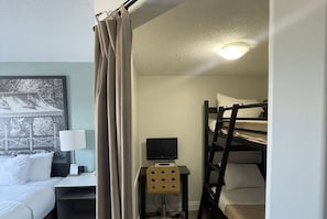 Suite, Multiple Beds, Non Smoking (1 Queen Bed and 2 Twin Bunk Beds)