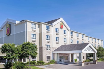 Super 8 by Wyndham Peterborough