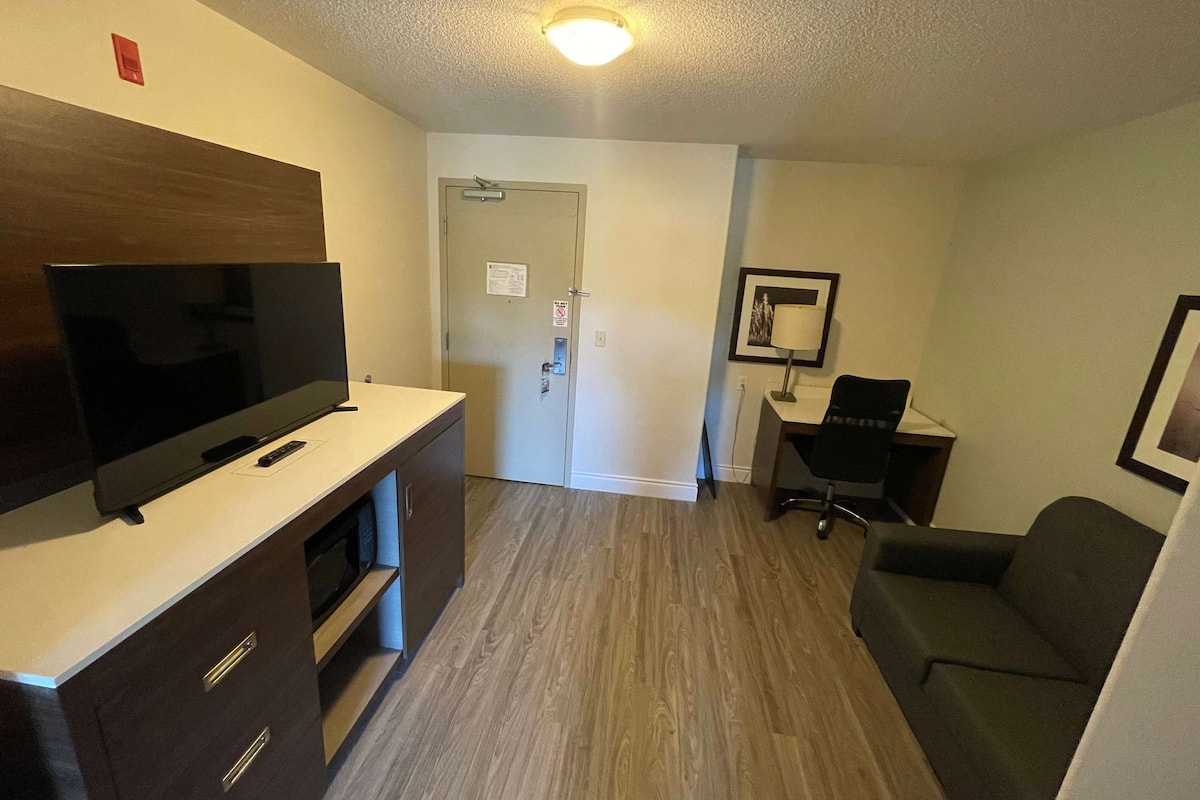 suite, 1 king bed with sofa bed, non smoking (1 king bed and 1 sofa bed) | hypo-allergenic bedding, desk, blackout curtains, iron/ironing board