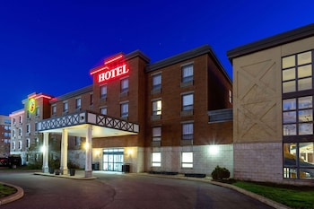 Super 8 by Wyndham Lachenaie/Terrebonne