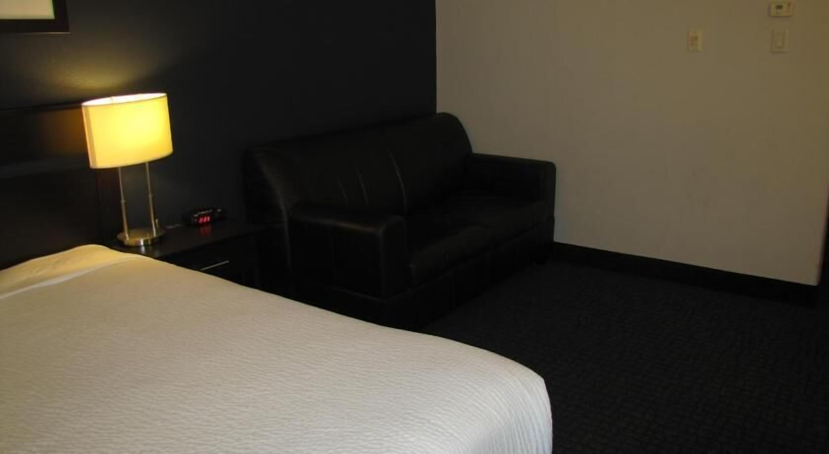 Ropa de cama de alta calidad, escritorio y cortinas blackout 