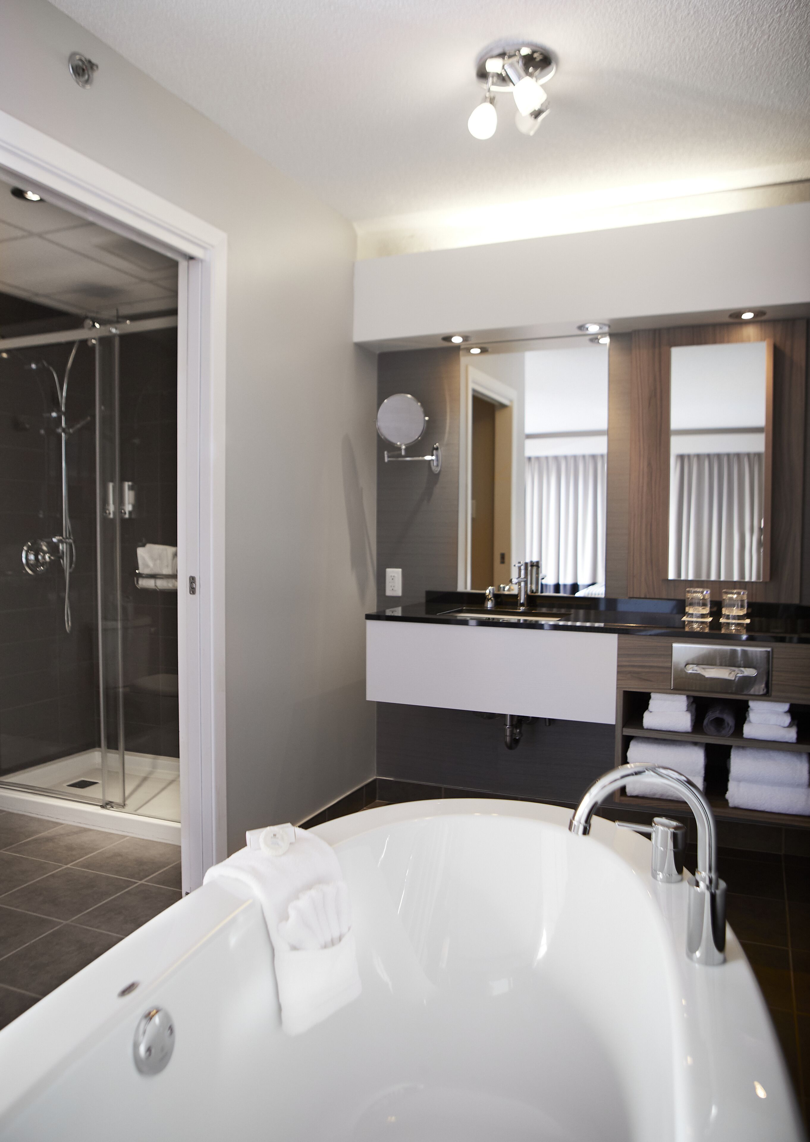 classic suite (2nd floor) | hypo-allergenic bedding, blackout curtains, iron/ironing board