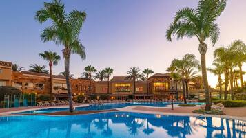 Fachada del alojamiento - Noche