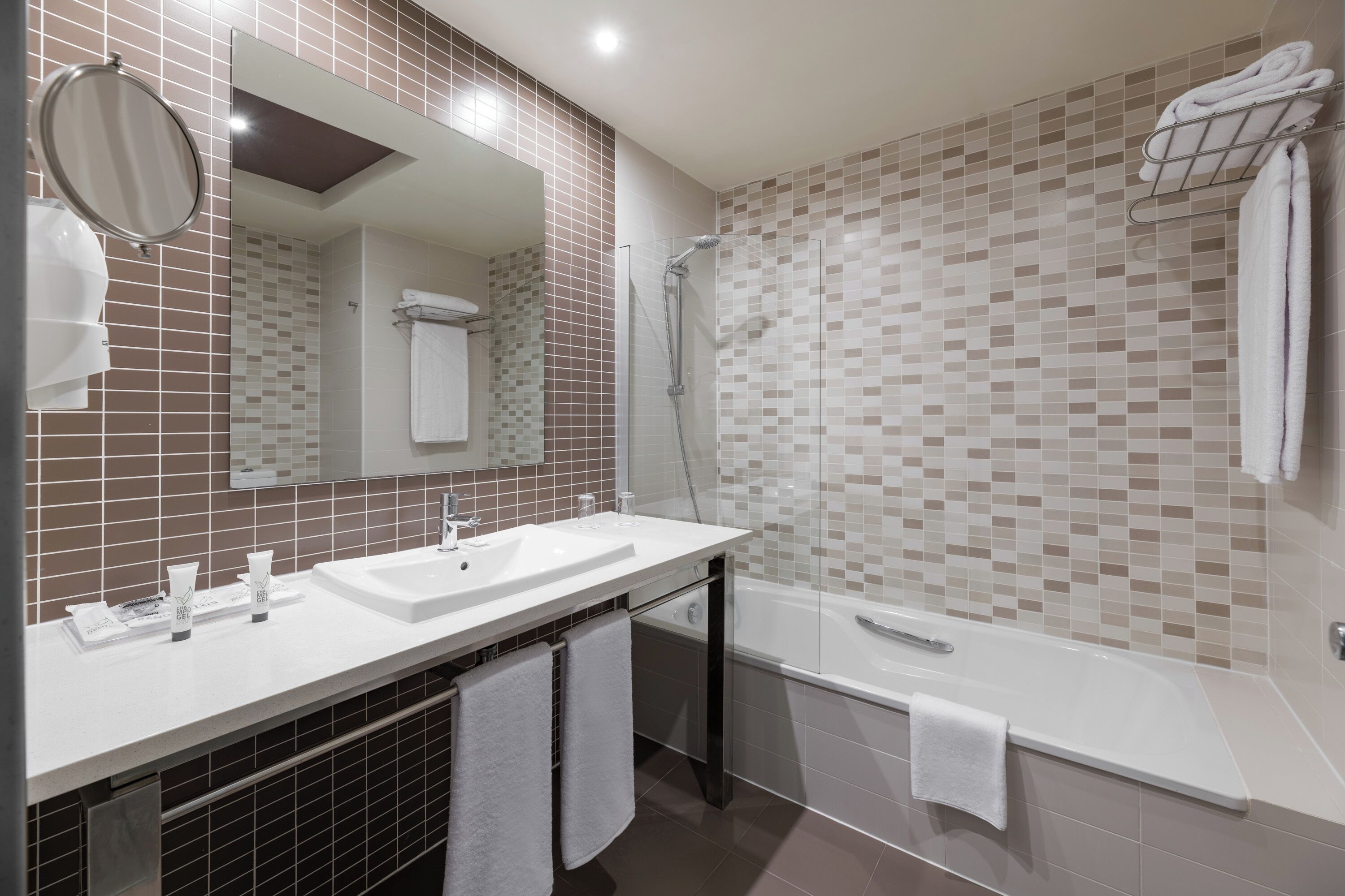 family room (2 adults and 2 children) | bathroom | free toiletries, hair dryer, towels