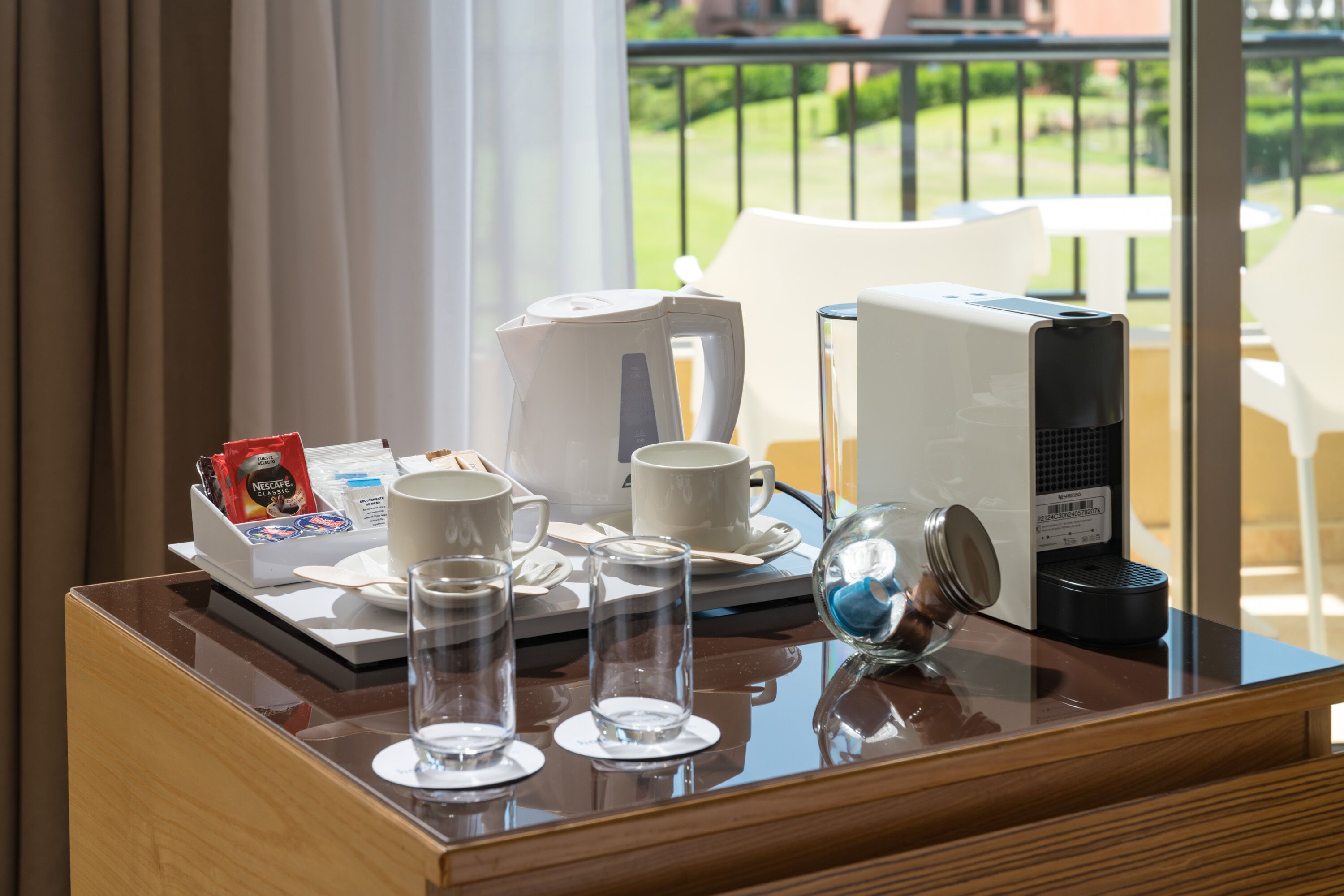 2 bedrooms, minibar, in-room safe, desk