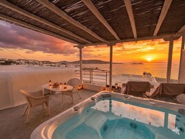 Junior Suite Sea View with Jacuzzi | Terraço/pátio