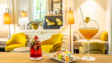Bar lounge