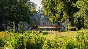 Front of property - Le Domaine de Beaulieu (Busnes)