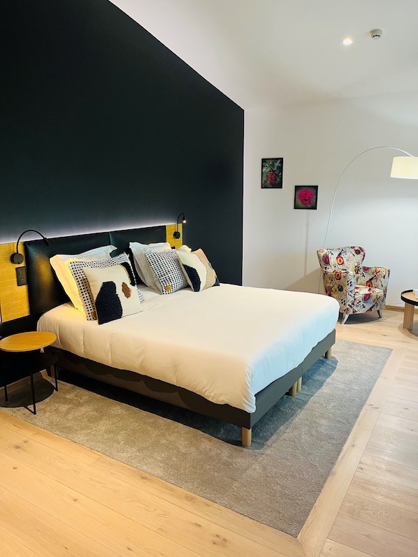 Junior Suite | Premium bedding, minibar, in-room safe, individually decorated - Le Domaine de Beaulieu (Busnes)