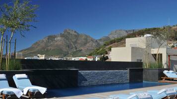 Private beach nearby, white sand