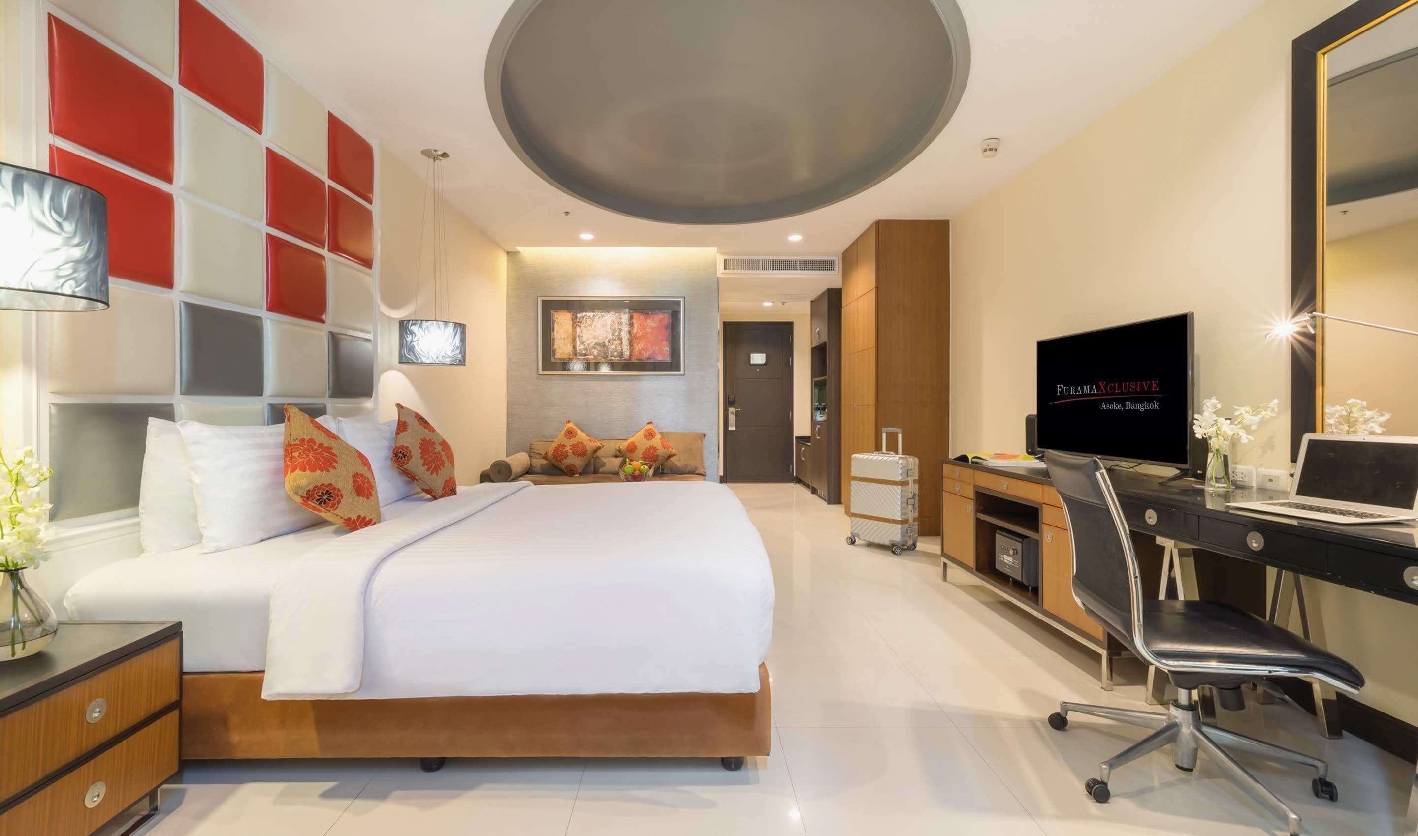 1 bedroom, premium bedding, in-room safe, desk