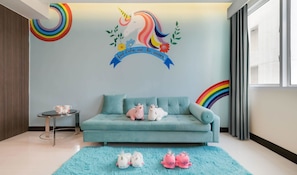 Theme Room | Premium bedding, in-room safe, desk, free WiFi