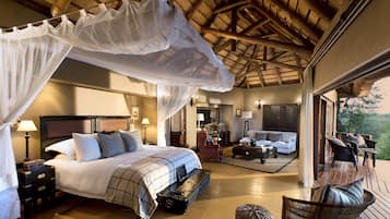 Suite (Tinga) | Premium bedding, free minibar, in-room safe, individually furnished