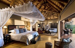 Premium bedding, free minibar, in-room safe, individually furnished - Lion Sands Tinga Lodge (Bushbuckridge)
