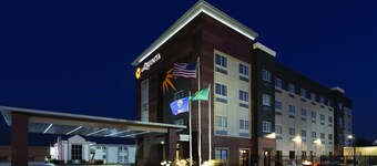 威奇托機場溫德姆拉昆塔套房飯店