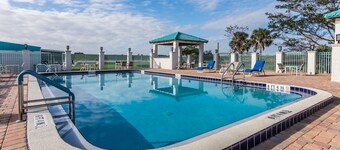 Lakeshore Resort and Marina