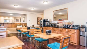 Free daily continental breakfast