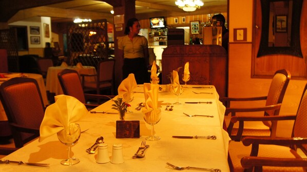 Breakfast, lunch, dinner served; French cuisine, pool views
