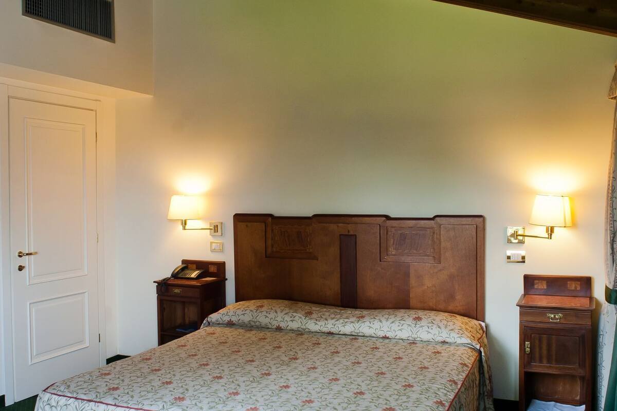 double or twin room | hypo-allergenic bedding, minibar, in-room safe, desk