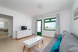 In-room safe, iron/ironing board, cribs/infant beds, rollaway beds - Elena Apartamentos (Tías)