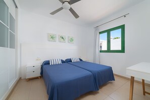 In-room safe, iron/ironing board, cribs/infant beds, rollaway beds - Elena Apartamentos (Tías)