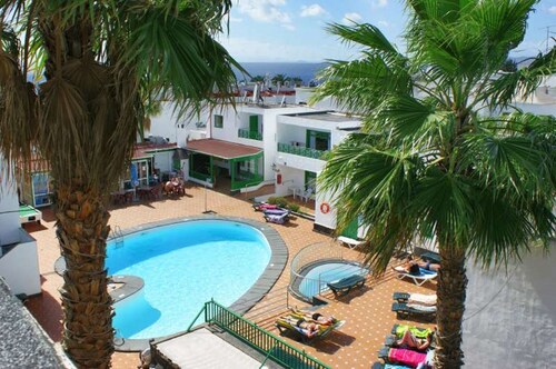 Elena Apartamentos