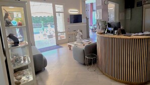 Reception - Hotel Viscardo (Forte dei Marmi)