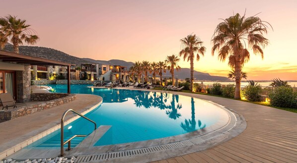 Indoor pool, 4 outdoor pools, pool umbrellas, pool loungers - Ikaros Beach Resort & Spa - Adults Only (Hersonissos)