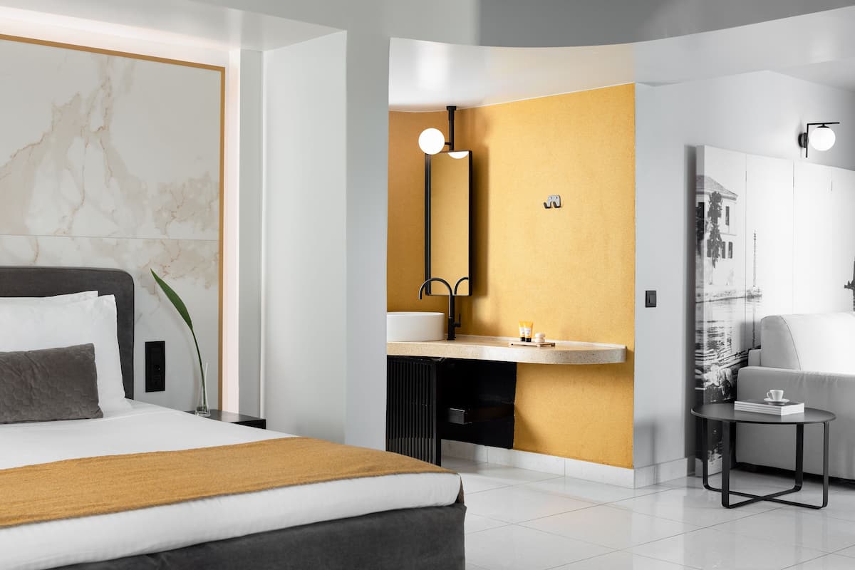 1 bedroom, in-room safe, desk, soundproofing