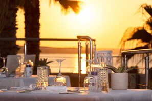 5 restaurants, breakfast, lunch, dinner served; international cuisine  - Ikaros Beach Resort & Spa - Adults Only (Hersonissos)