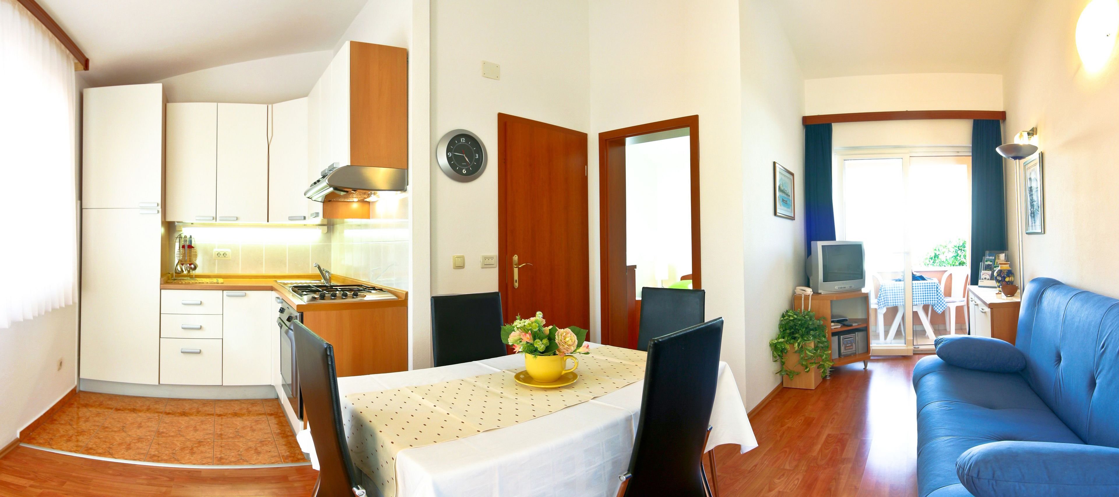 Lägenhet Standard - balkong (2+2) | Sängtillbehör av högsta kvalitet och värdeförvaringsskåp på rummet