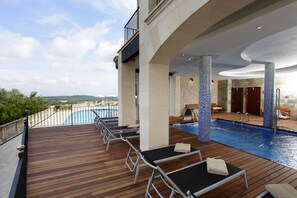 Indoor pool, outdoor pool