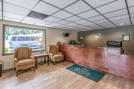Quality Inn Suites - Image 19