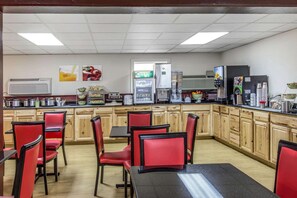 Free continental breakfast 