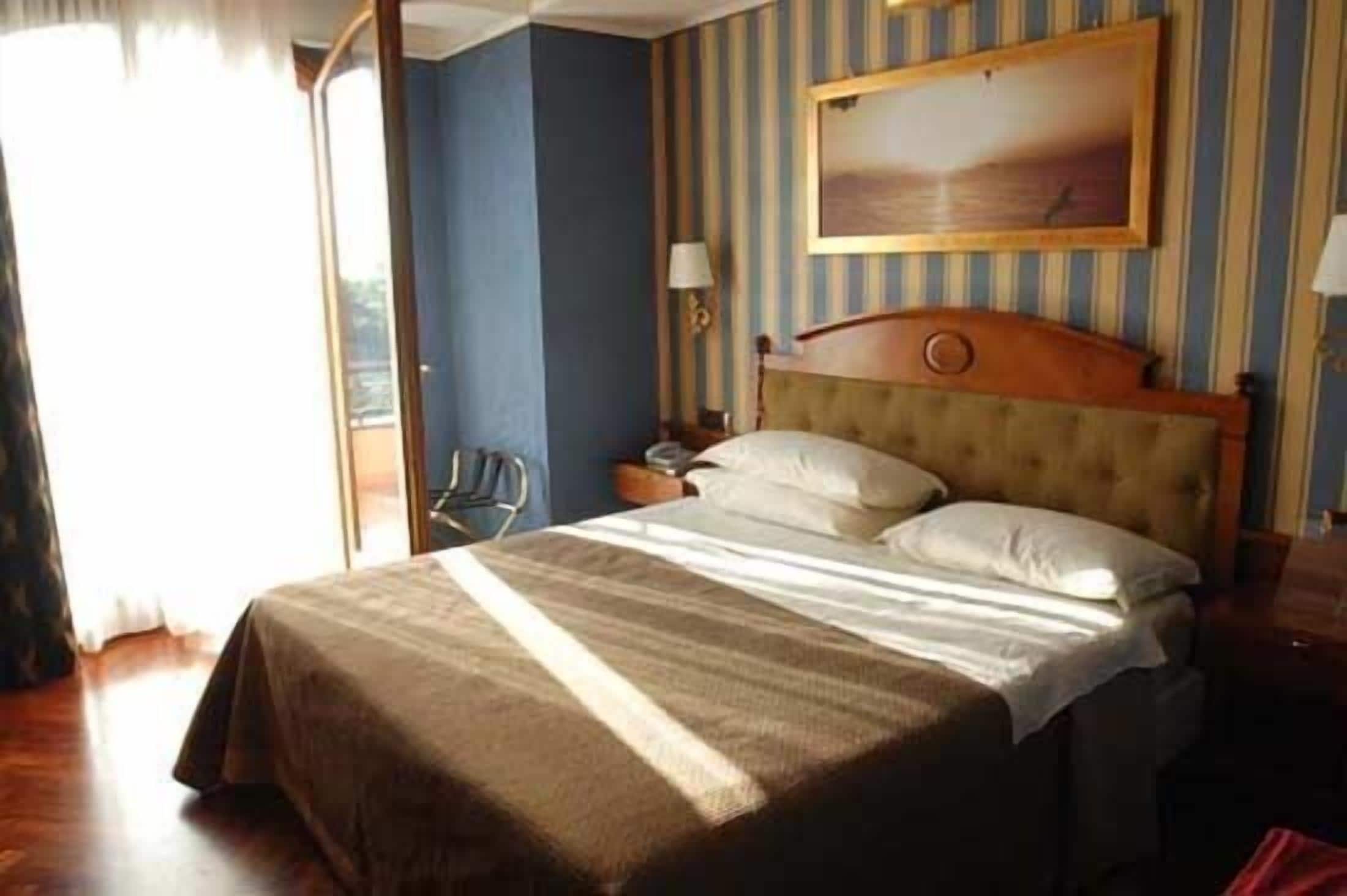 deluxe double or twin room | view from room