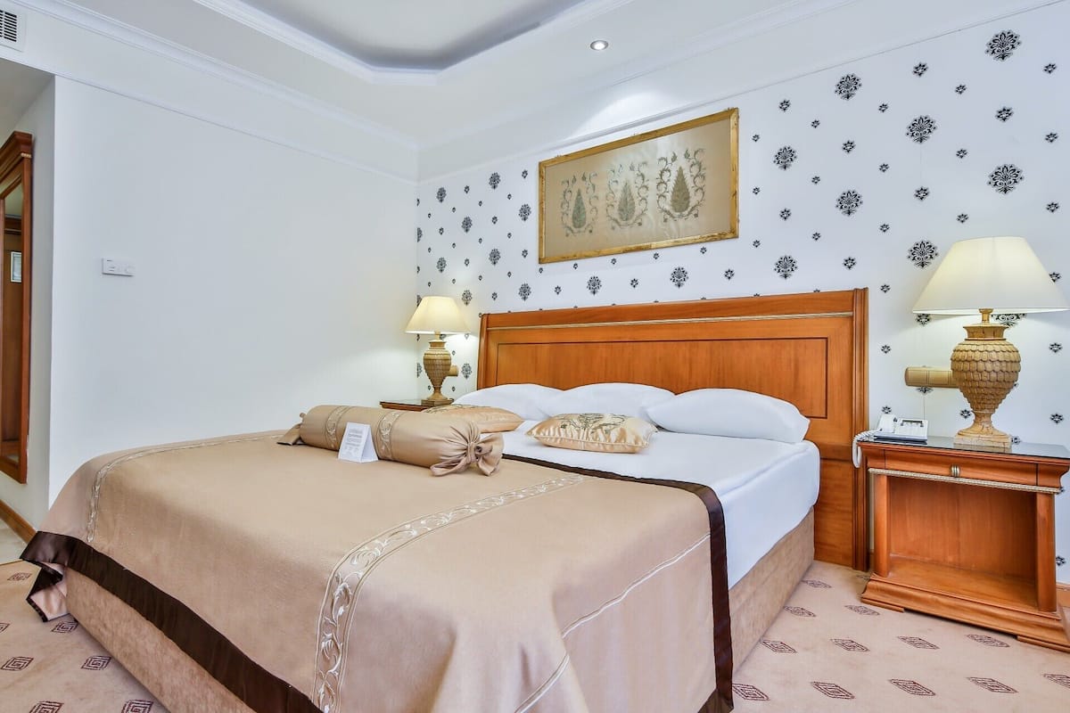 Ropa de cama de alta calidad y minibar