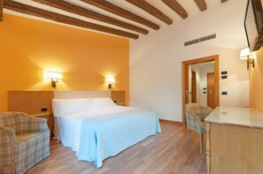 Premium bedding, in-room safe, desk, soundproofing - Gran Hotel Los Angeles (Getafe)