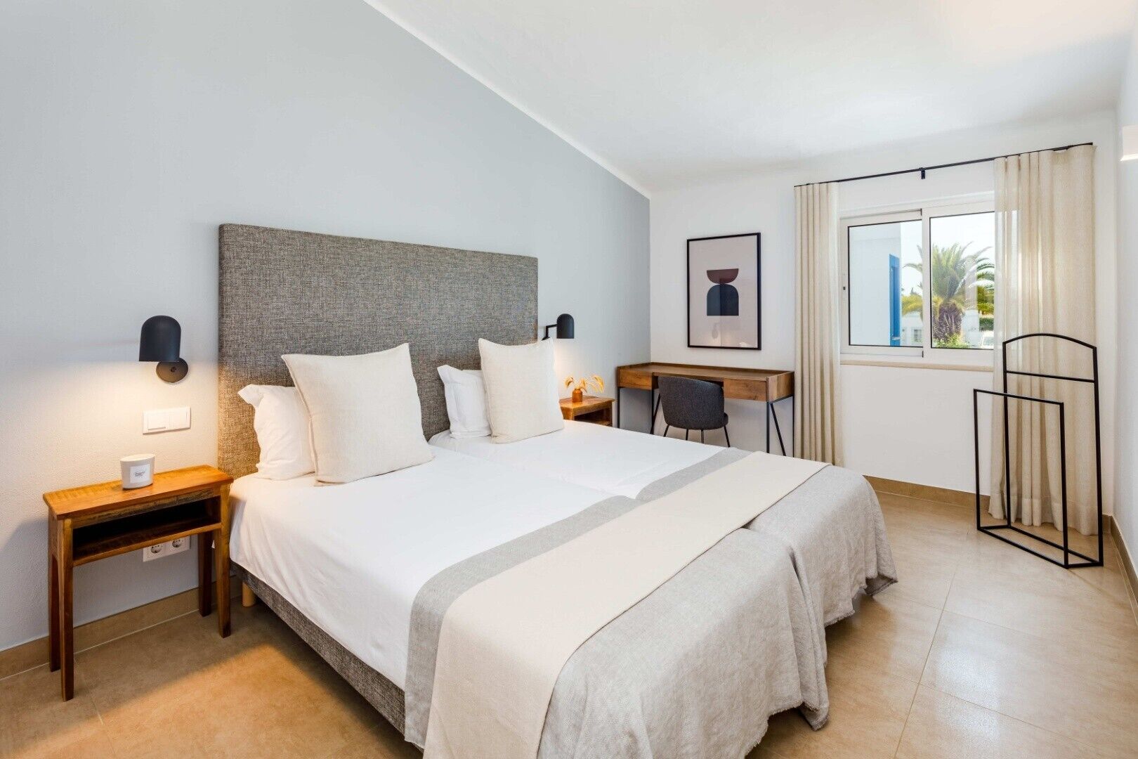 Fer et planche à repasser, Wi-Fi gratuit, draps fournis